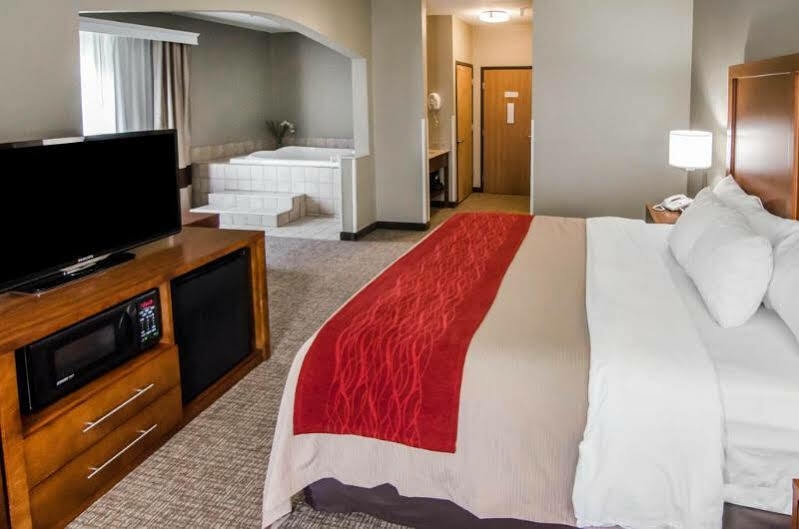 Comfort Inn & Suites Pittsburg Ngoại thất bức ảnh